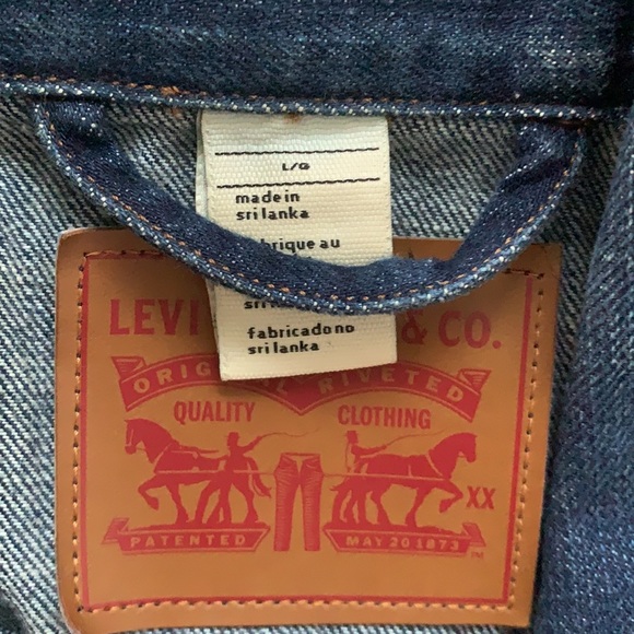 Levi’s jean jacket - Picture 2 of 3